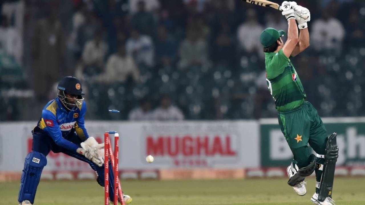Ahmed Shehzad loses his leg stump, Pakistan v Sri Lanka, 2nd T20I, Lahore, October 7, 2019