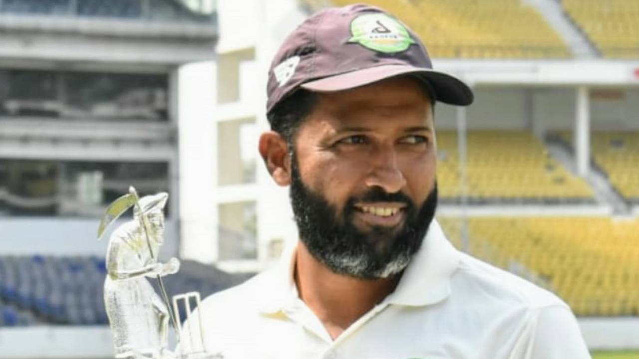 Wasim Jaffer poses with the trophy&nbsp;&nbsp;&bull;&nbsp;&nbsp;Wasim Jaffer