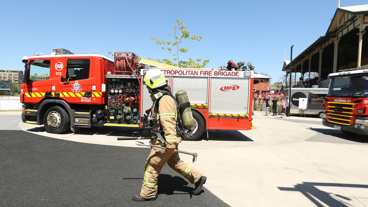 The fire brigade arrive at Junction Oval, Melbourne Renegades Women v Perth Scorchers Women, WBBL, Melbourne, October 23, 2019