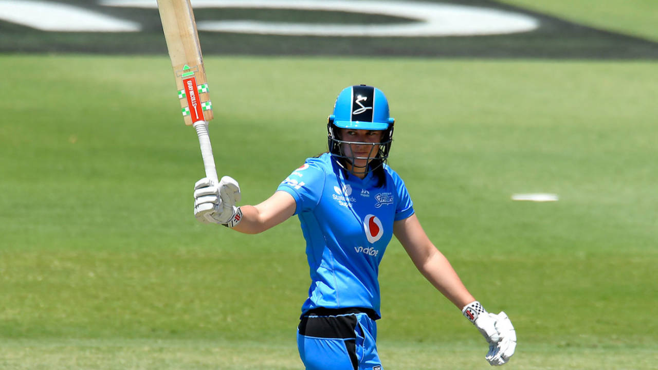Tahlia McGrath led the Adelaide Strikers run chase, Adelaide Strikers v Perth Scorchers, WBBL, Allan Border Field, October 27, 2019