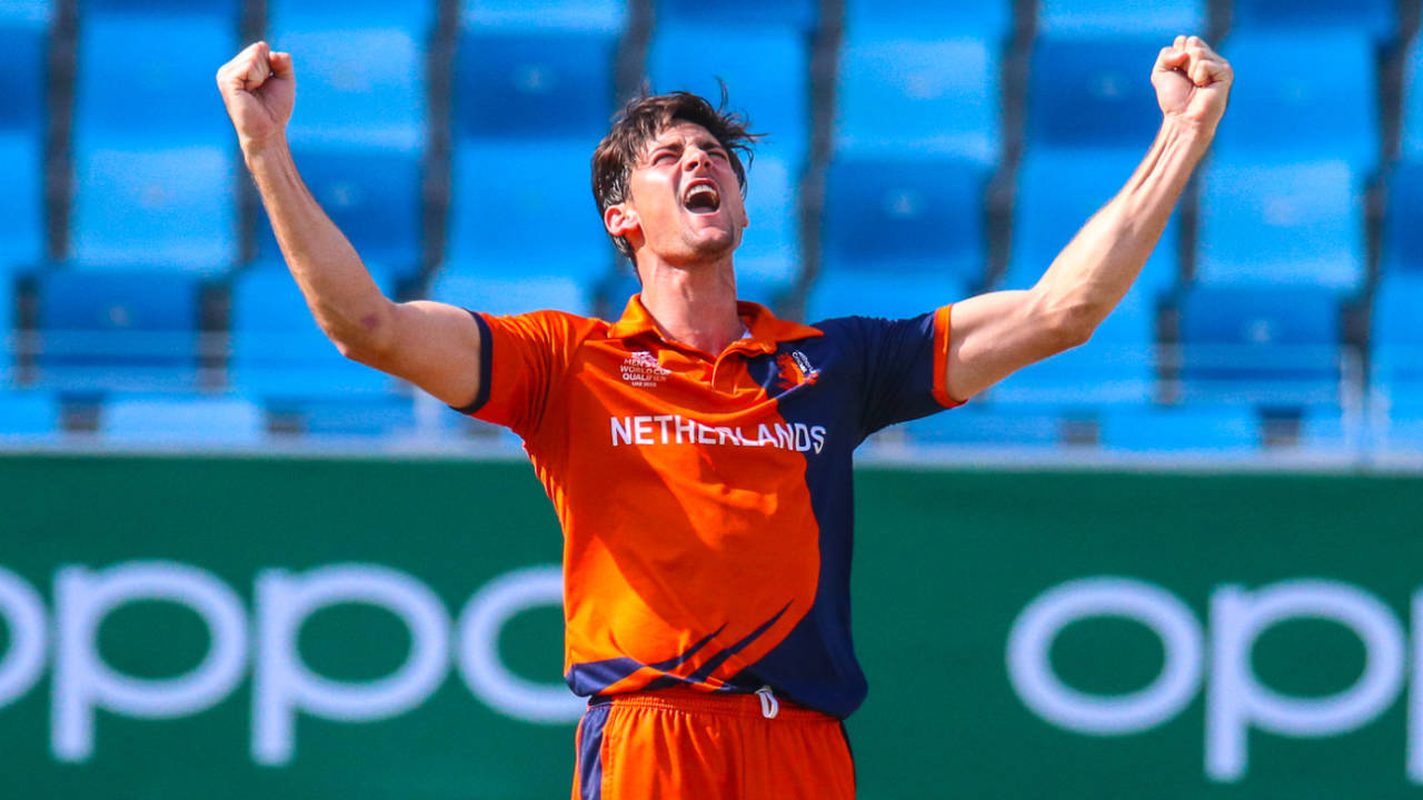 Brandon Glover lets out a roar to celebrate his first wicket, UAE v Netherlands, ICC Men's T20 World Cup Qualifier playoffs, Dubai, October 29, 2019