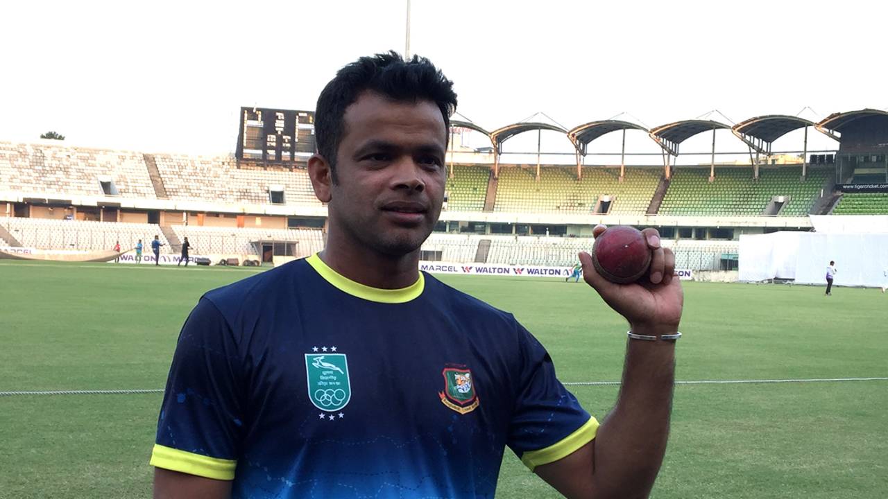 Abdur Razzak has become the first Bangladeshi bowler to pick up 600 first-class wickets