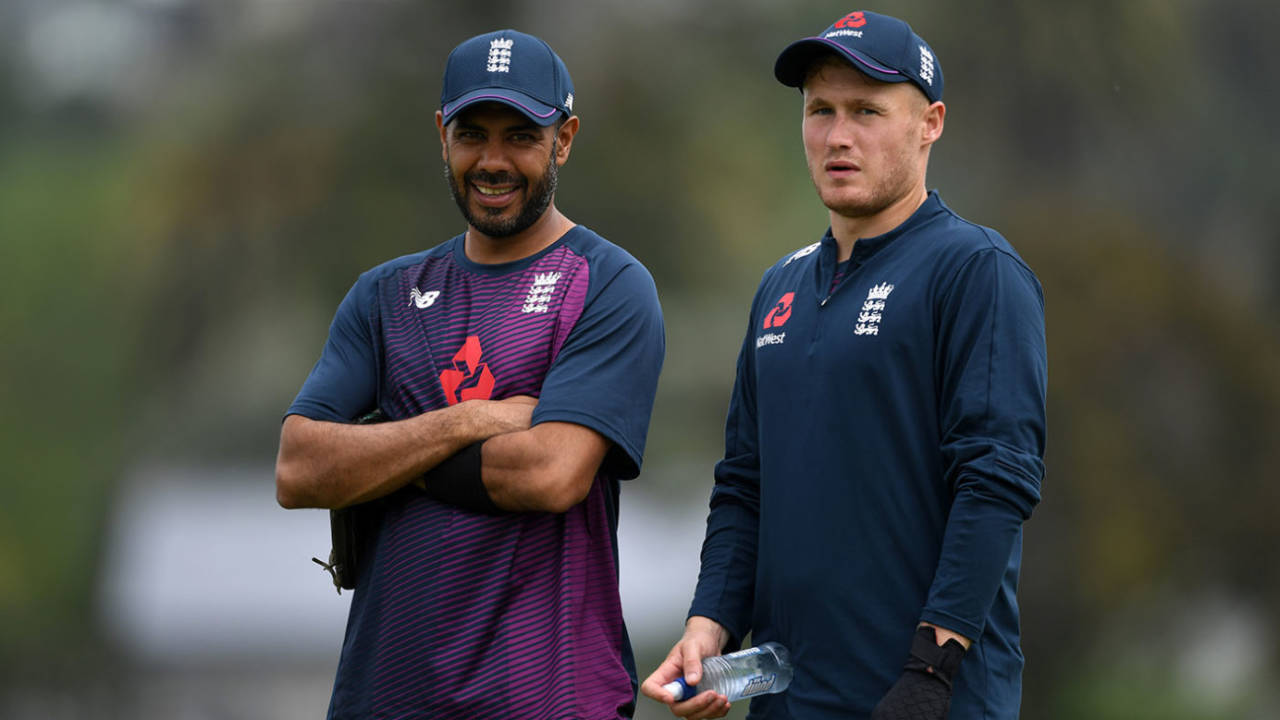 Matt Parkinson chats to England's spin consultant Jeetan Patel, England training, Napier, November 7, 2019