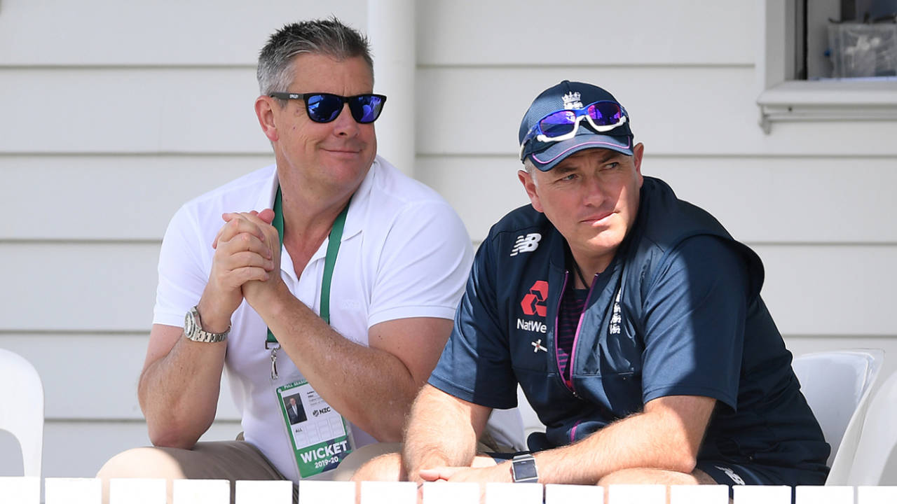 Ashley Giles and Chris Silverwood during England's tour game in Whangarei&nbsp;&nbsp;&bull;&nbsp;&nbsp;Getty Images