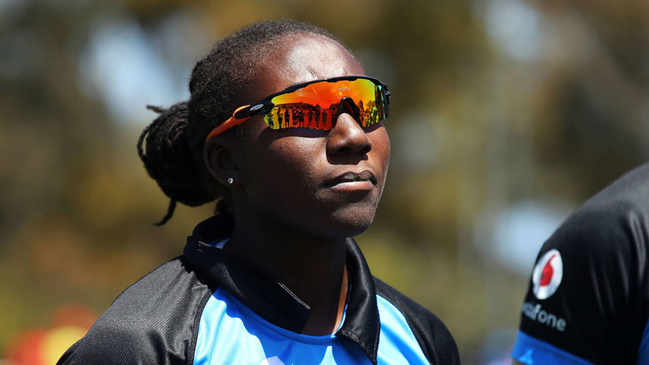 Stafanie Taylor during a team talk with her WBBL side Adelaide Strikers&nbsp;&nbsp;&bull;&nbsp;&nbsp;Getty Images
