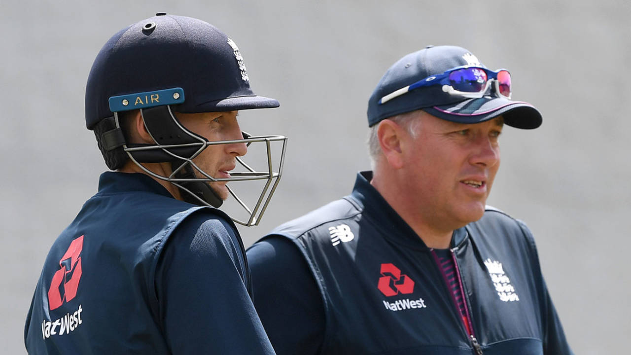 Joe Root and Chris Silverwood chat in the nets, Mount Maunganui, November 19, 2019