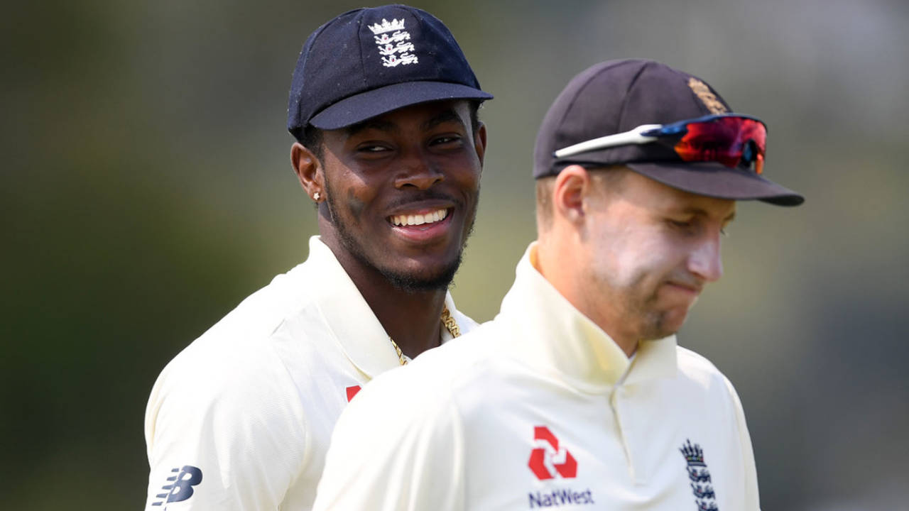 Jofra Archer and Joe Root during the tour match between New Zealand A and England, Whangarei, November 17, 2019