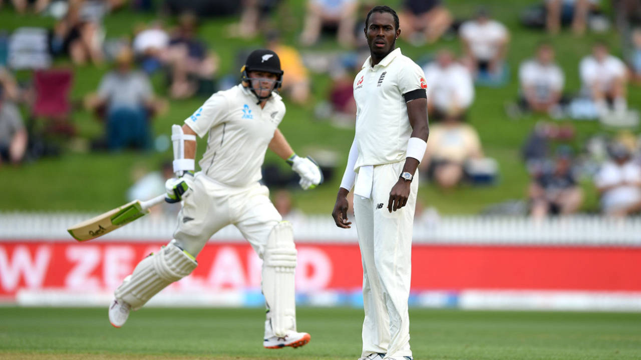 Jofra Archer looks on as Tom Latham adds another run&nbsp;&nbsp;&bull;&nbsp;&nbsp;AFP / Getty Images