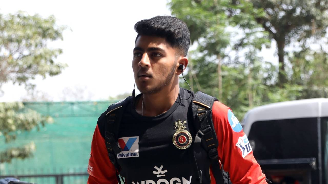 Prayas Ray Barman arrives for the match against Sunrisers Hyderabad, Sunrisers Hyderabad v Royal Challengers Bangalore, IPL 2019, Hyderabad, March 31, 2019