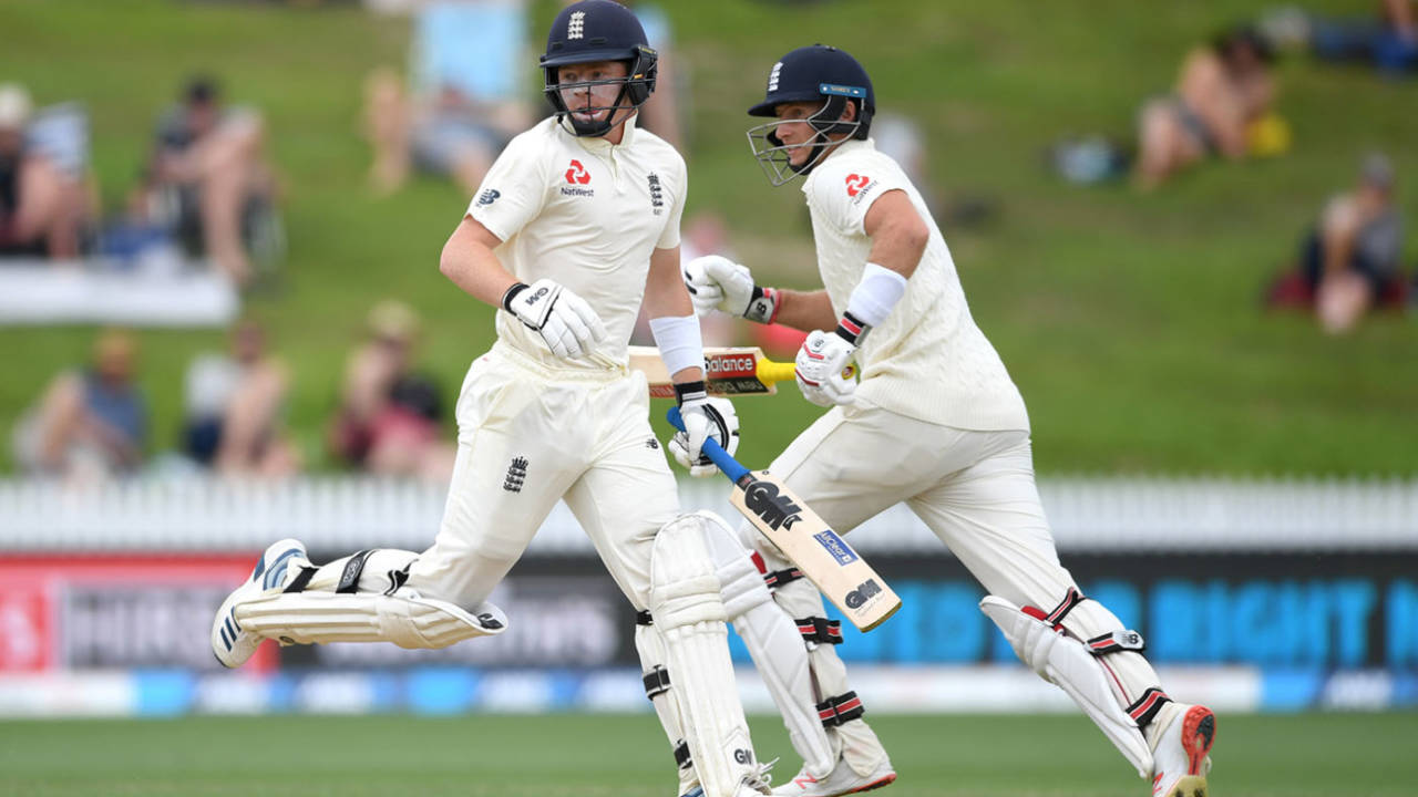 Ollie Pope and Joe Root run between the wickets, New Zealand v England, 2nd Test, Hamilton, December 02, 2019