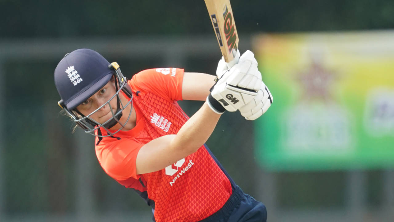 Amy Jones hits down the ground, Pakistan v England, 1st women's T20I, Kuala Lumpur, December 17, 2019