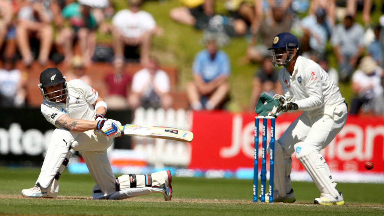 Brendon McCullum sweeps, New Zealand v India, 2nd Test, 3rd day, Wellington, February 16, 2014