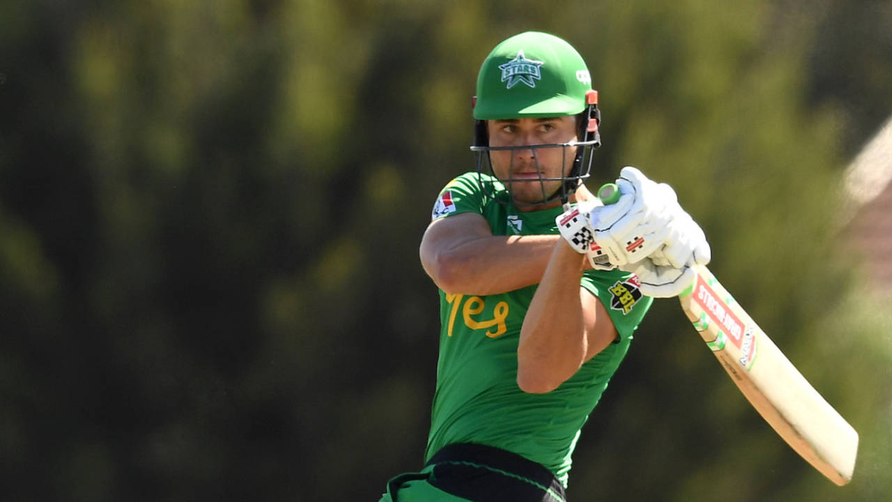 Marcus Stoinis pulls behind square, Melbourne Stars v Hobart Hurricanes, BBL 09, Moe, December 22, 2019