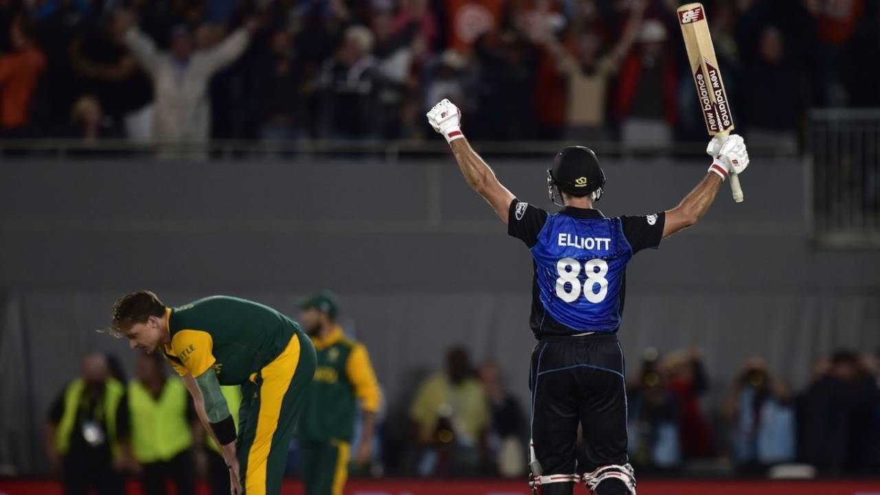 Grant Elliott is ecstatic and Dale Steyn is dejected after a highly emotional finish, New Zealand v South Africa, World Cup 2015, 1st Semi-Final, Auckland, March 24, 2015