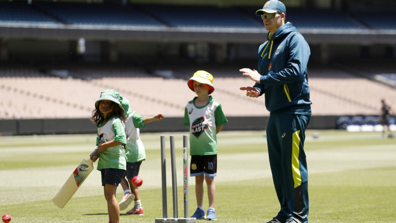 Steven Smith spends time with kids during a training session, Melbourne, December 24, 2019
