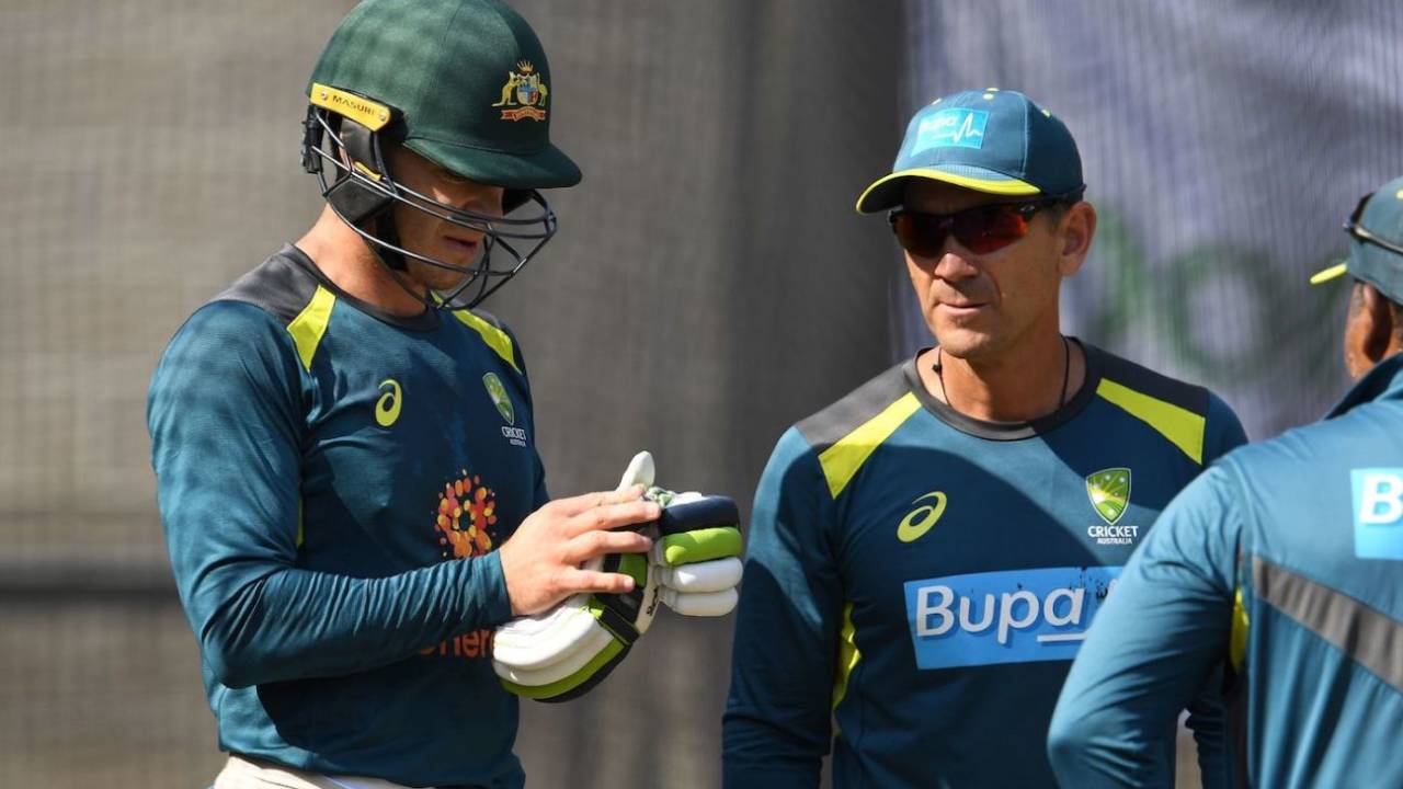 Tim Paine and Justin Langer have a chat in the nets, Melbourne, December 25, 2019
