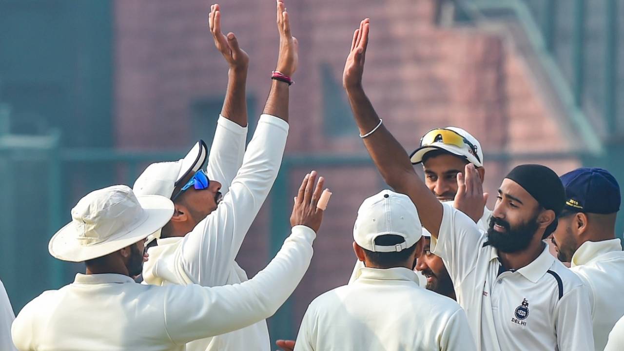Simarjeet Singh's four wickets played a role in making Hyderabad follow-on, Delhi v Hyderabad, Ranji Trophy 2019-20, Group A, Delhi, 2nd day, December 26, 2019