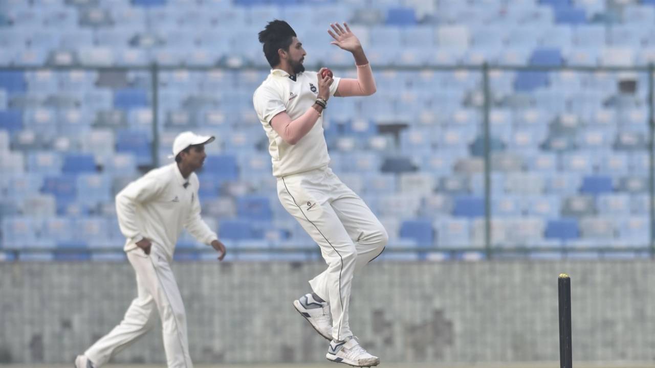 Ishant Sharma was among the wickets in his first Ranji game of the season, Delhi v Hyderabad, Ranji Trophy 2019-20, 3rd day, Delhi, December 27, 2019
