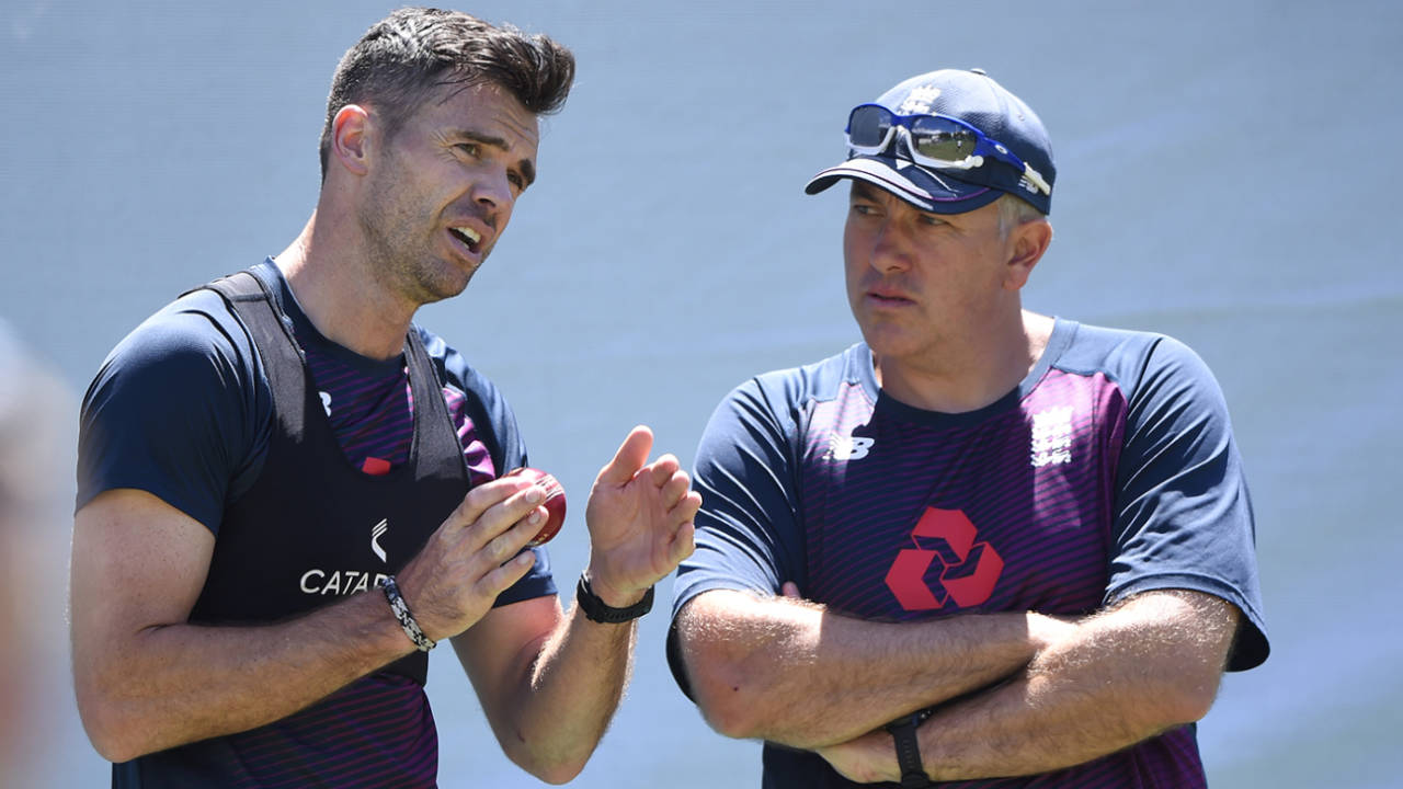 James Anderson in discussion with Chris Silverwood&nbsp;&nbsp;&bull;&nbsp;&nbsp;Getty Images