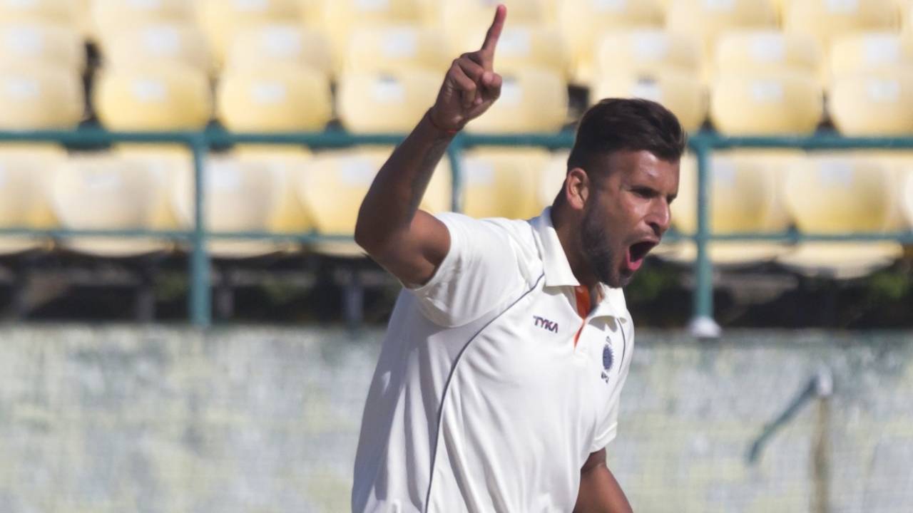 Ishwar Pandey celebrates a wicket, Himachal Pradesh v Madhya Pradesh, Ranji Trophy 2019-20, Dharamsala, 1st day, January 3, 2020