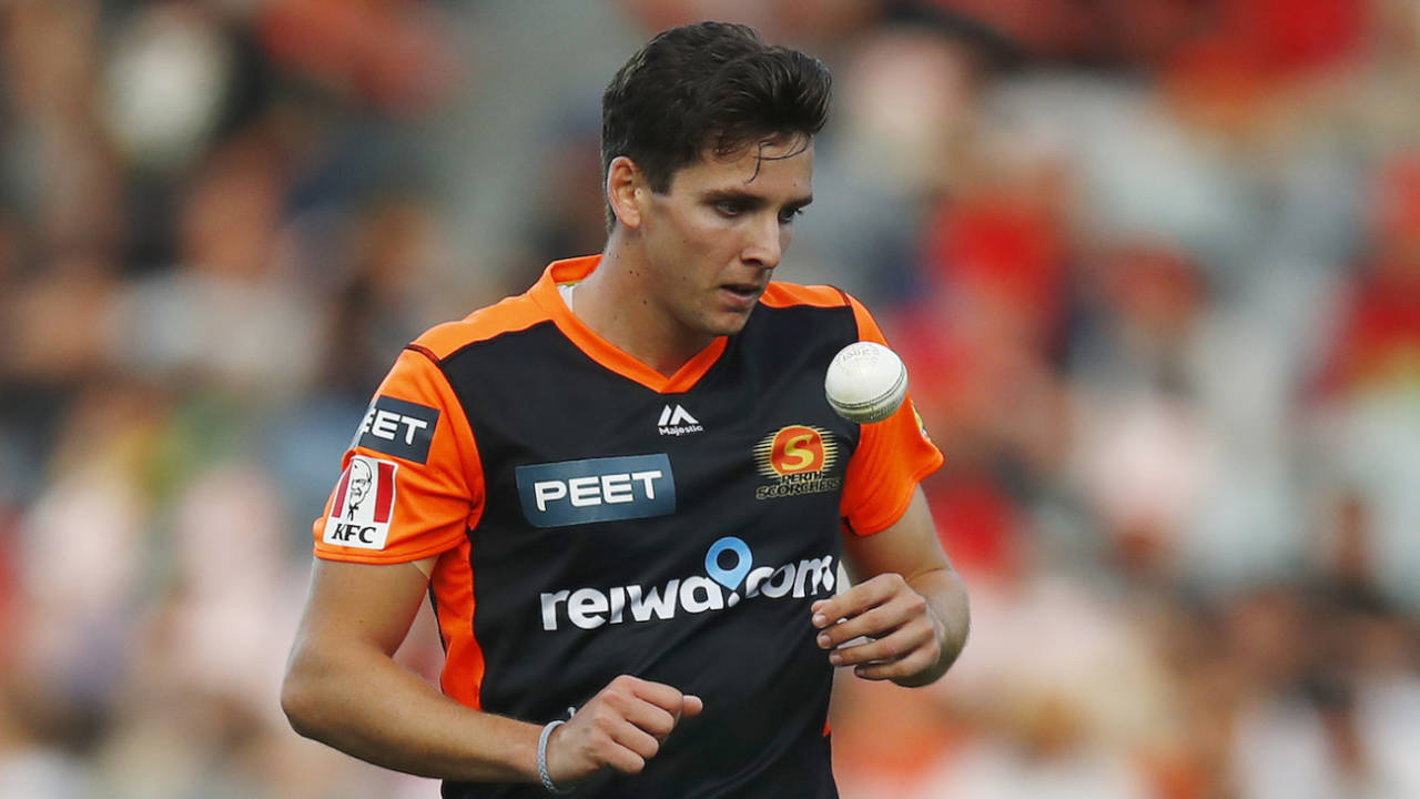 Jhye Richardson gets back to his run up, Melbourne Renegades v Perth Scorchers, BBL 2019-20, Geelong, January 7, 2020