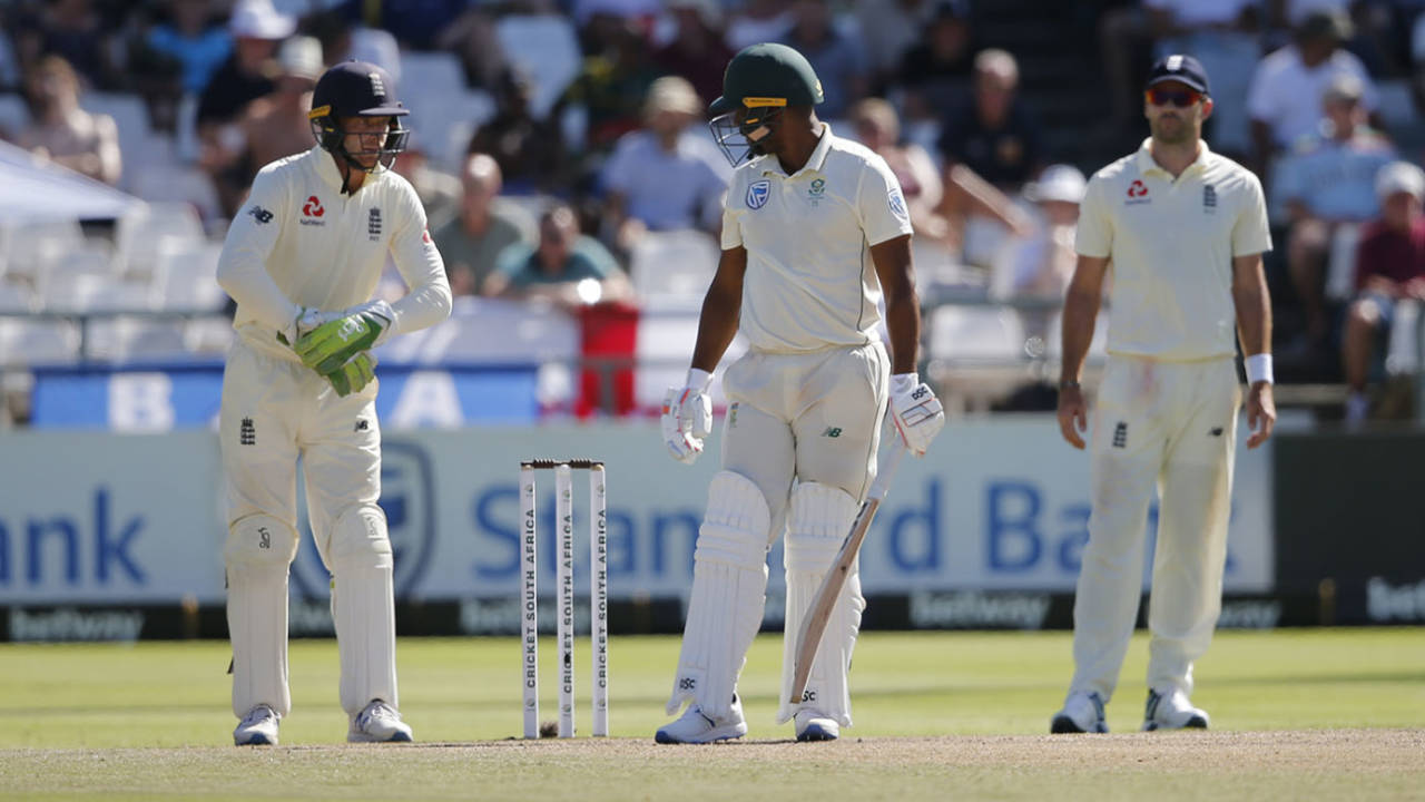 Vernon Philander stares at Jos Buttler, South Africa v England, 2nd Test, Cape Town, 5th day, January 7, 2020