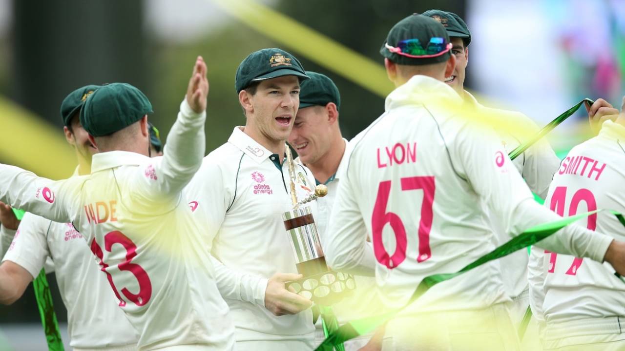 Tim Paine celebrates the series sweep with his team-mates, Australia v New Zealand, 3rd Test, 4th day, Sydney, January 6, 2020