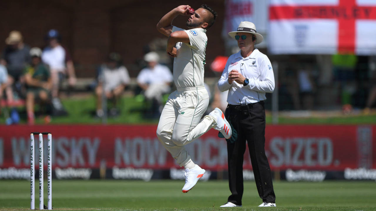 Dane Paterson runs in on Test debut, South Africa v England, 3rd Test, Port Elizabeth, Day 1, January 16, 2020
