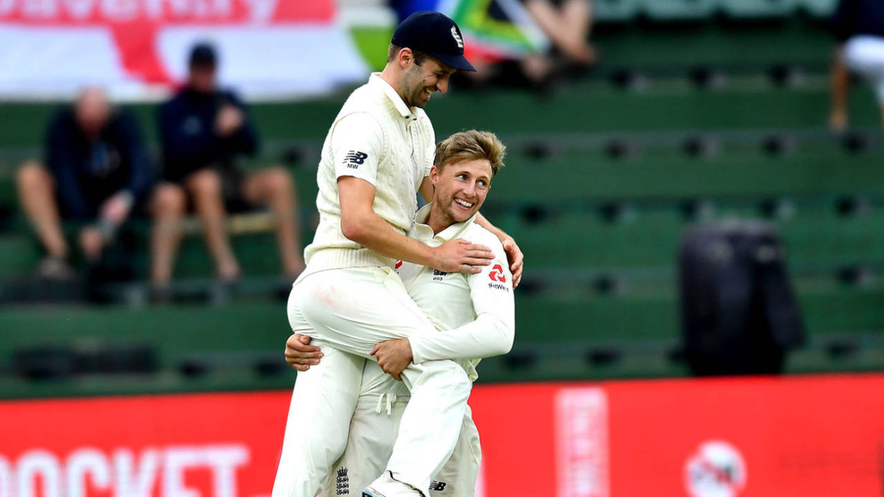 Joe Root and Mark Wood of England celebrate the wicket of Faf du Plessis, South Africa v England, 3rd Test, Port Elizabeth, 4th day, January 19, 2020
