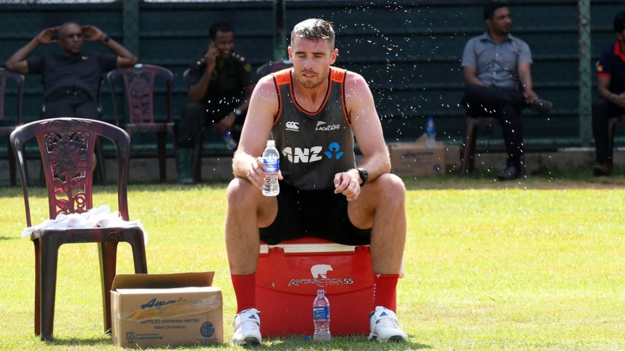 Tim Southee cools off after a training session&nbsp;&nbsp;&bull;&nbsp;&nbsp;Getty Images