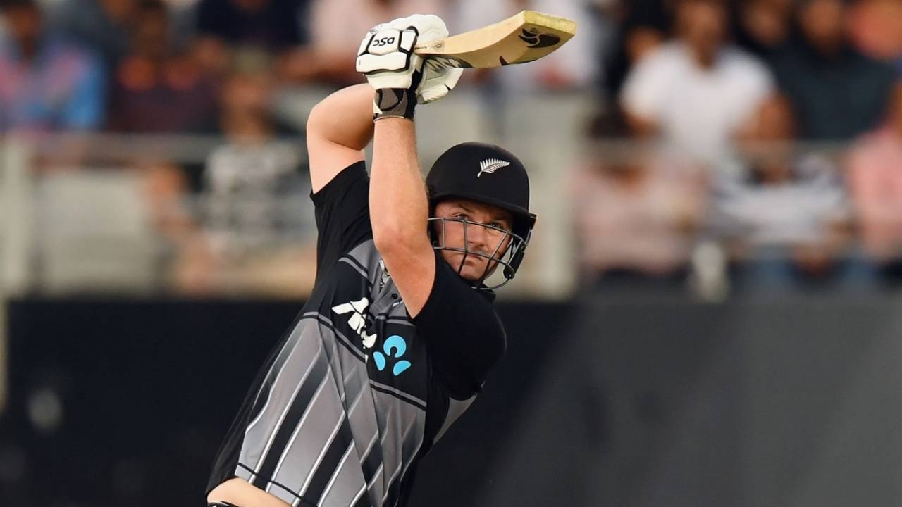 The not-often-seen orthodox straight drive from Colin Munro&nbsp;&nbsp;&bull;&nbsp;&nbsp;Getty Images