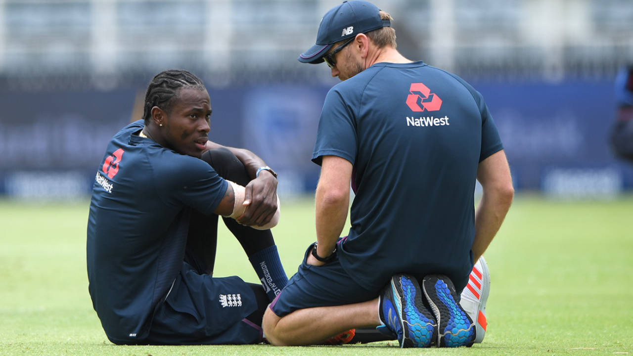 Jofra Archer pulled up during the warm-ups, South Africa v England, 4th Test, Day 1, Johannesburg, January 24, 2020