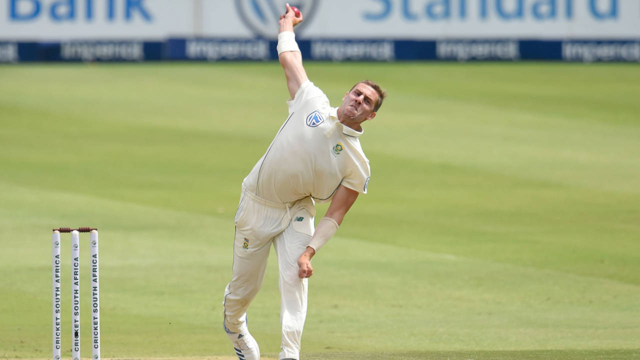 Anrich Nortje strains in his delivery, South Africa v England, 4th Test, Day 1, Johannesburg, January 24, 2020