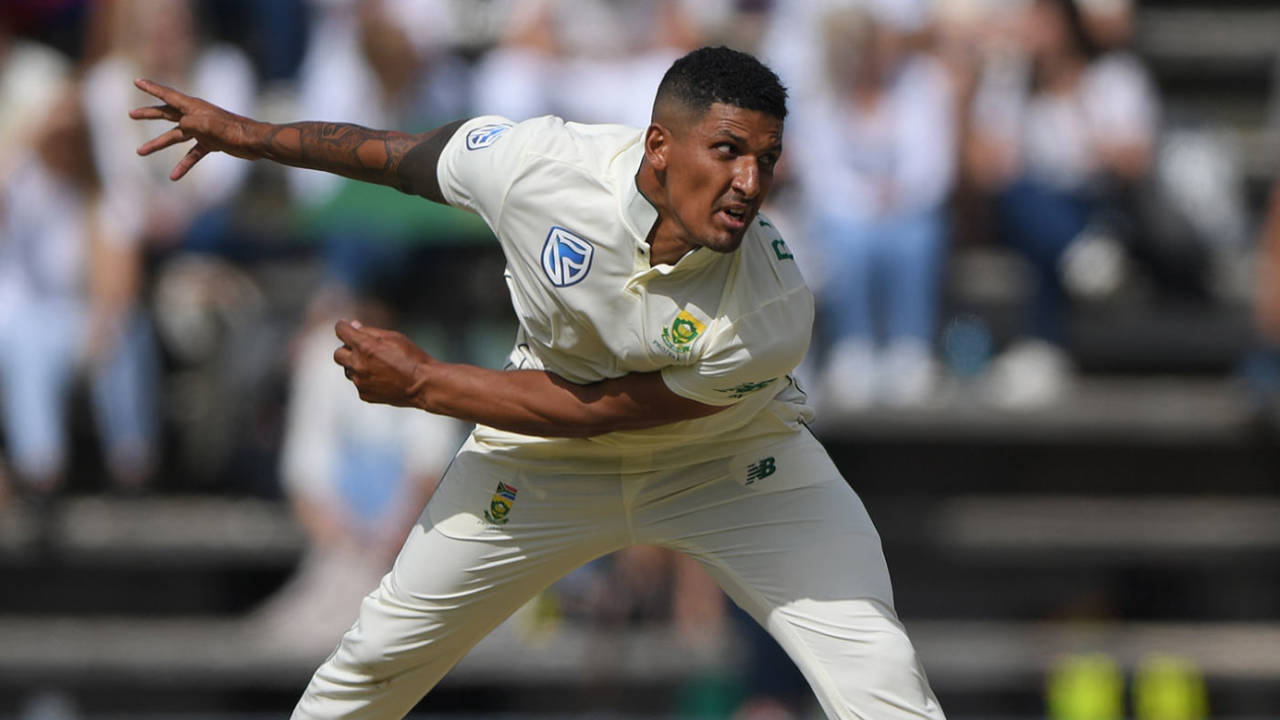 Beuran Hendricks in action, South Africa v England, 4th Test, Day 1, Johannesburg, January 24, 2020