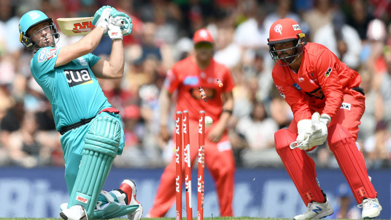 AB de Villiers is bowled trying to slog sweep, Melbourne Renegades v Brisbane Heat, BBL 09, Melbourne, January 27, 2019