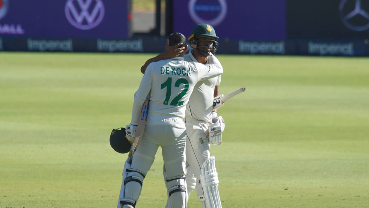 Vernon Philander is embraced by Quinton de Kock after his final Test innings&nbsp;&nbsp;&bull;&nbsp;&nbsp;Christiaan Kotze/AFP via Getty