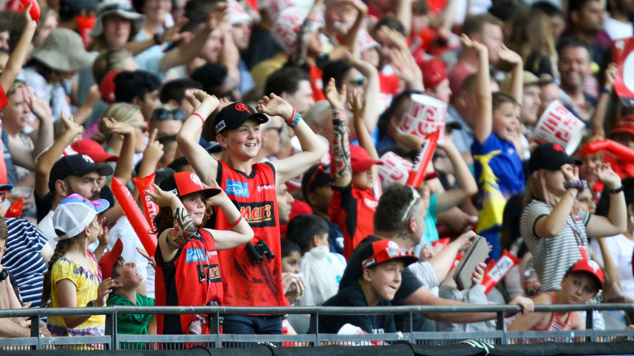 The crowd at the Melbourne Renegades verses Adelaide Strikers match, BBL, Marvel Stadium, December 29, 2019