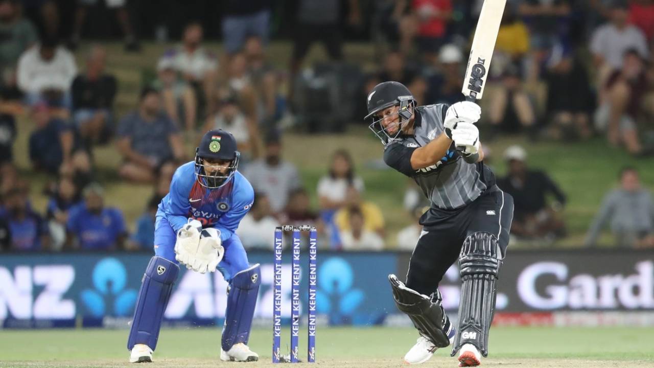 Ross Taylor hits powerfully through the off side&nbsp;&nbsp;&bull;&nbsp;&nbsp;Getty Images