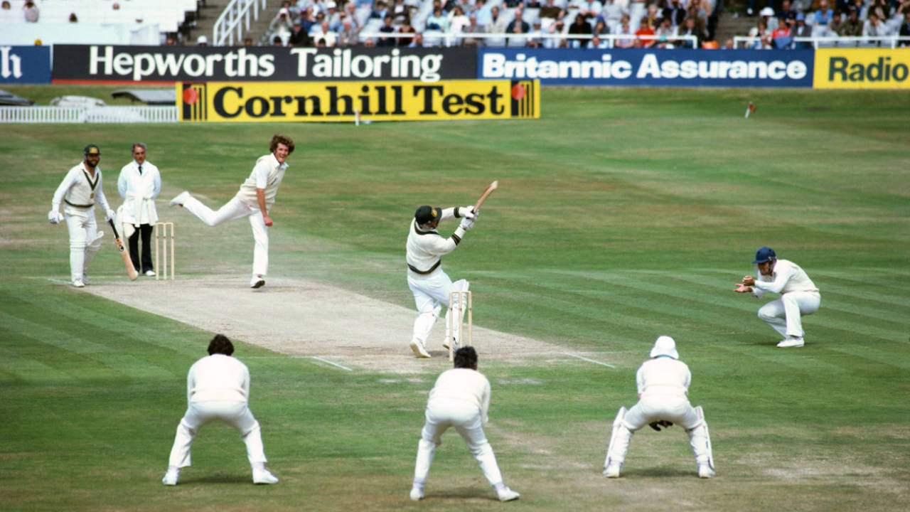 Rod Marsh tries to hook Bob Willis, England v Australia, 3rd Test, Headingley, 5th day, July 21, 1981