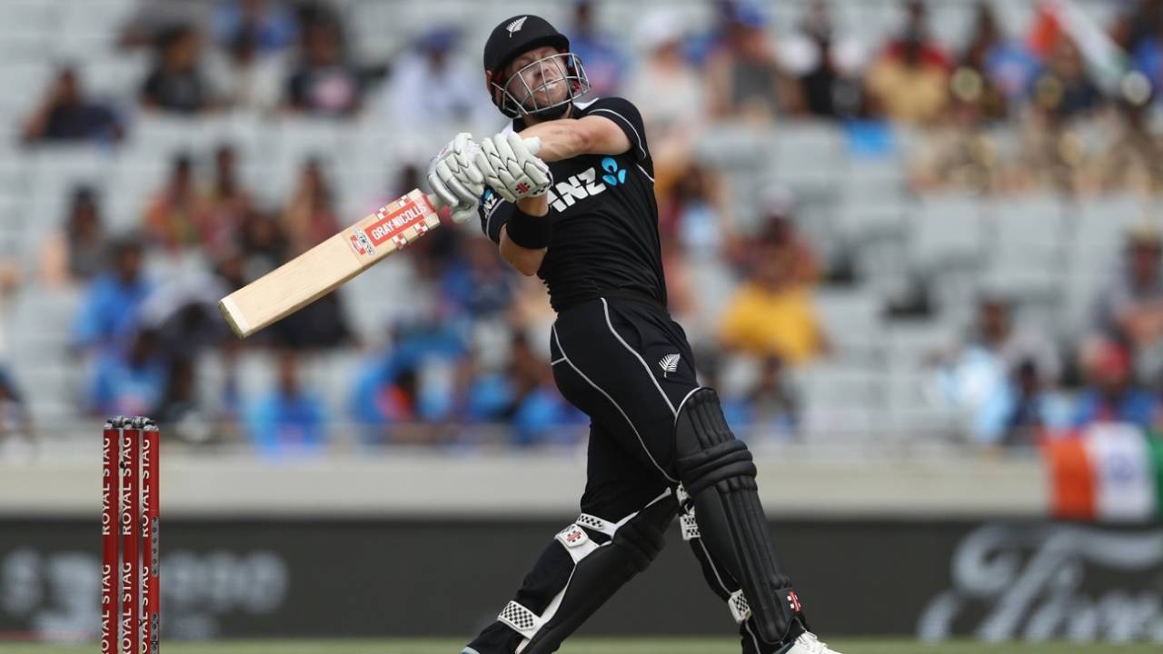 Henry Nicholls gives the old close-your-eyes-and-whack, New Zealand v India, 2nd ODI, Auckland, February 8, 2020