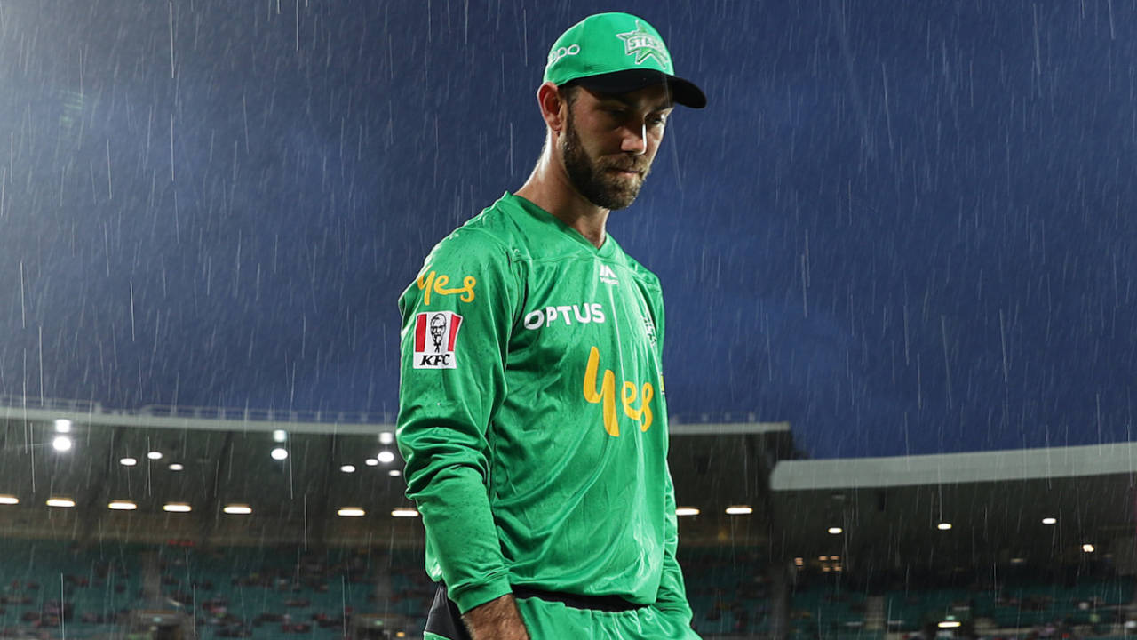 Glenn Maxwell looks dejected after the final loss, Sydney Sixers v Melbourne Stars, BBL 09 final, Sydney, February 8, 2020