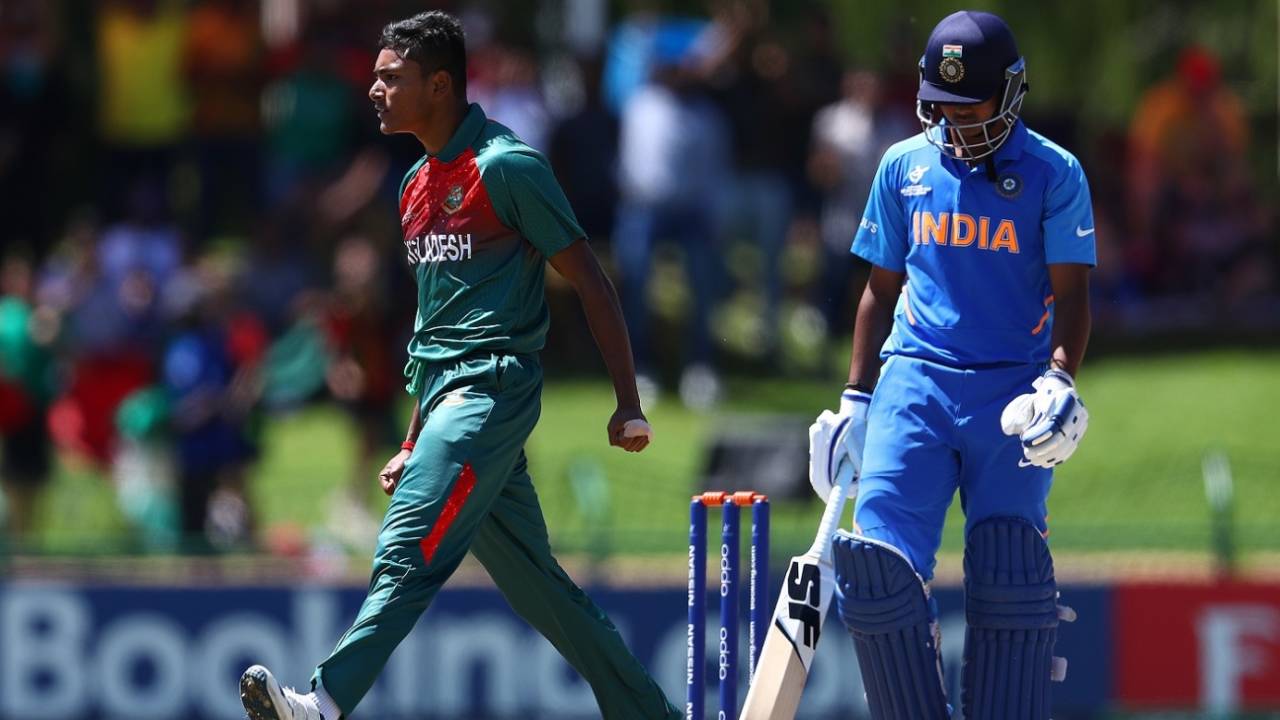 Avishek Das celebrates Divyaansh Saxena's wicket, Bangladesh U-19s v India U-19s, Final, Potchefstroom, February 9, 2020