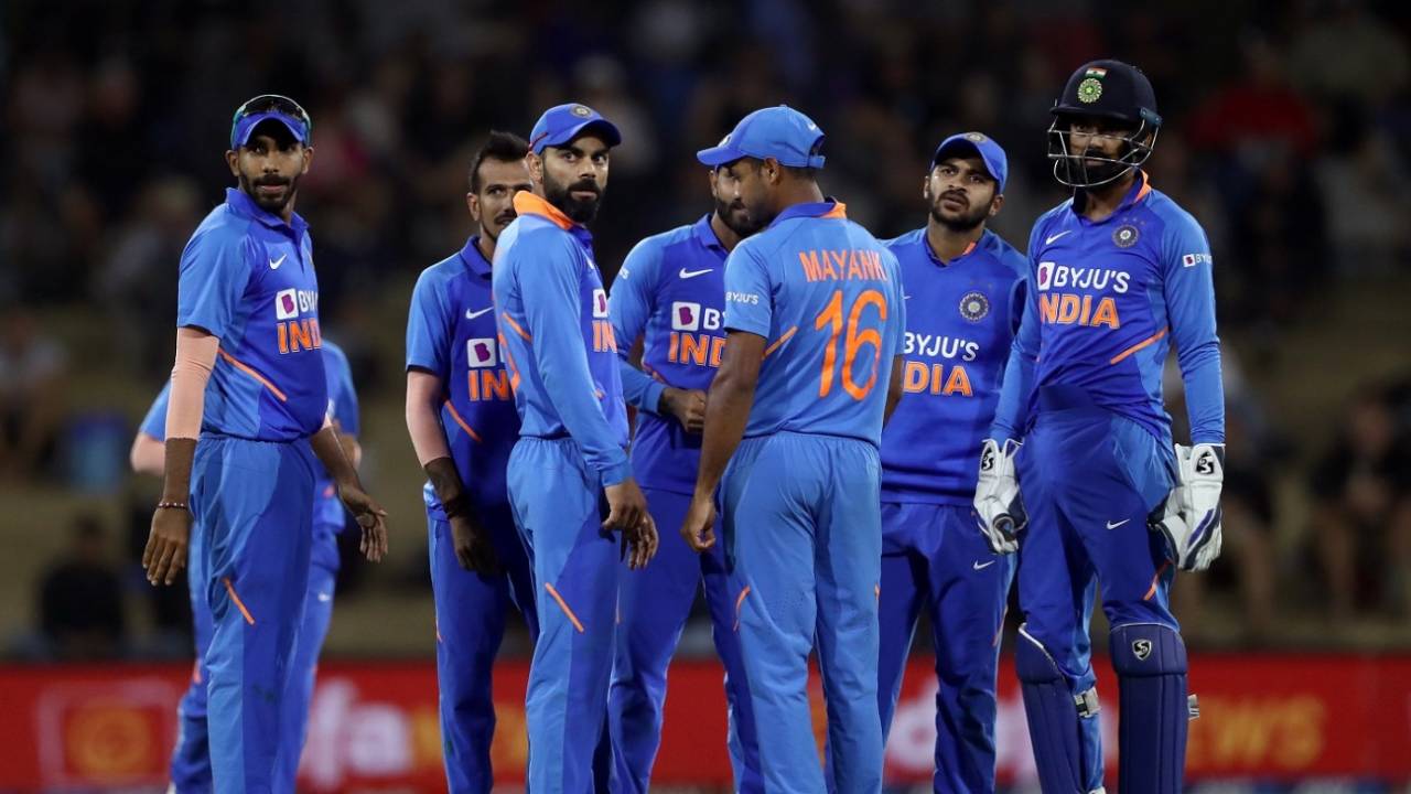 Virat Kohli and his team-mates look on, New Zealand v India, 3rd ODI, Mount Maunganui, February 11, 2020
