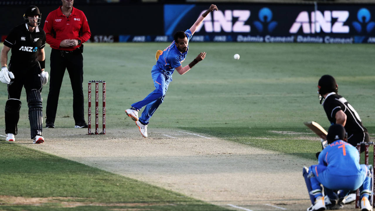 Yuzvendra Chahal bowls to Henry Nicholls, New Zealand v India, 3rd ODI, Mount Maunganui, February 11, 2020