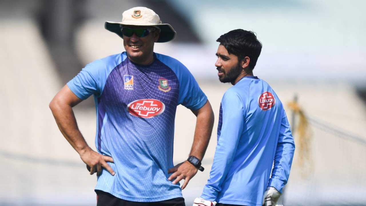 Russell Domingo and Mominul Haque have a chat while training, Kolkata, November 20, 2019