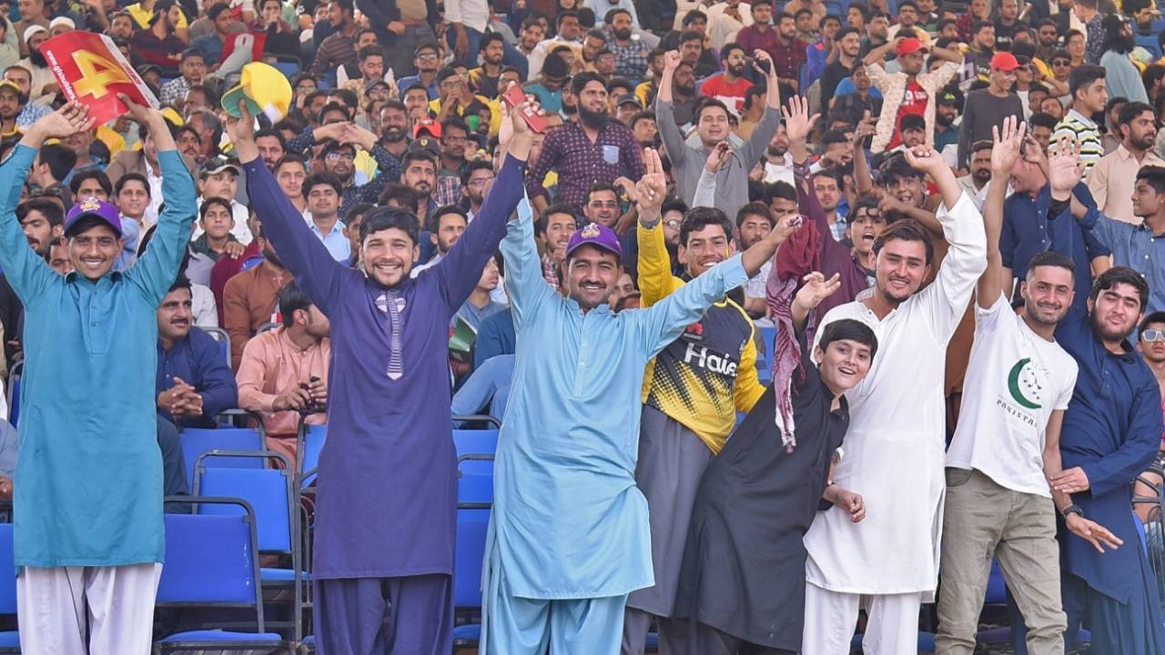 A selection of joyous fans in Karachi&nbsp;&nbsp;&bull;&nbsp;&nbsp;Pakistan Super League