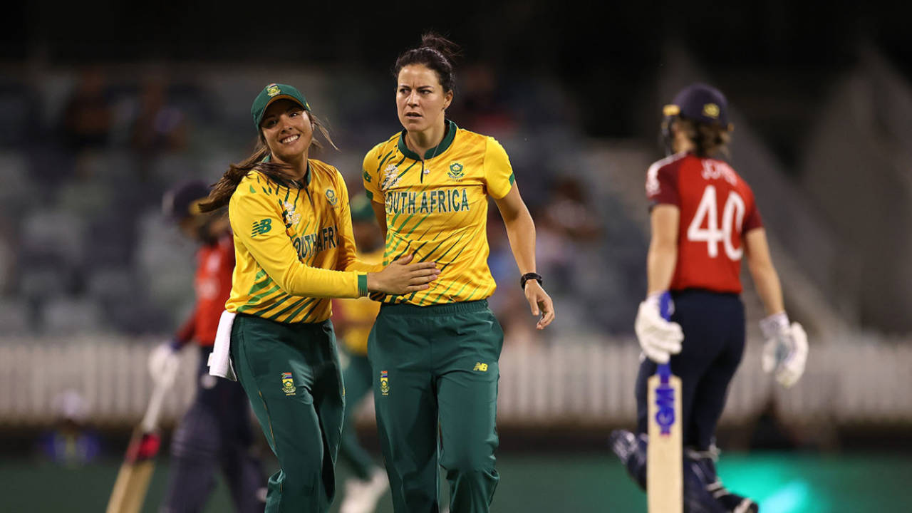 Marizanne Kapp of South Africa celebrates after taking the wicket of Amy Jones, England v South Africa, ICC Women's T20 World Cup, Perth, February 23 2020