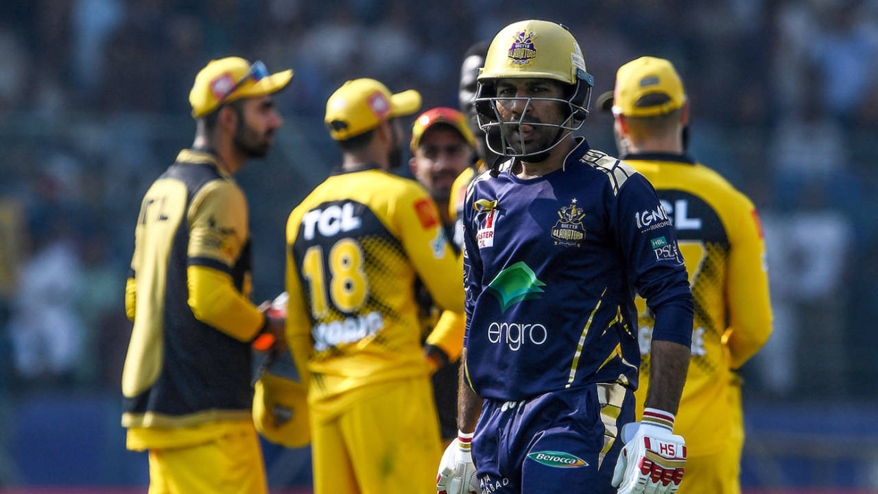 Sarfaraz Ahmed appeared to claim Peshawar had altered the condition of the ball, Quetta Gladiators v Peshawar Zalmi, Karachi, February 22, 2020