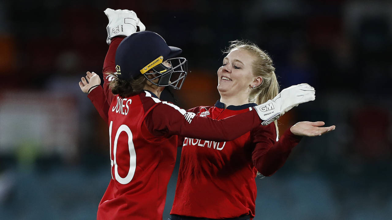 Sarah Glenn celebrates a wicket with Amy Jones&nbsp;&nbsp;&bull;&nbsp;&nbsp;Getty Images
