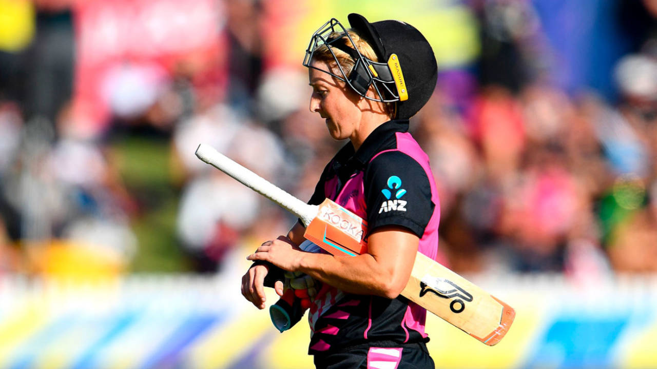 Sophie Devine leaves the field after her dismissal, Australia v New Zealand, Group A, ICC Women's World T20, Melbourne, March 2, 2020